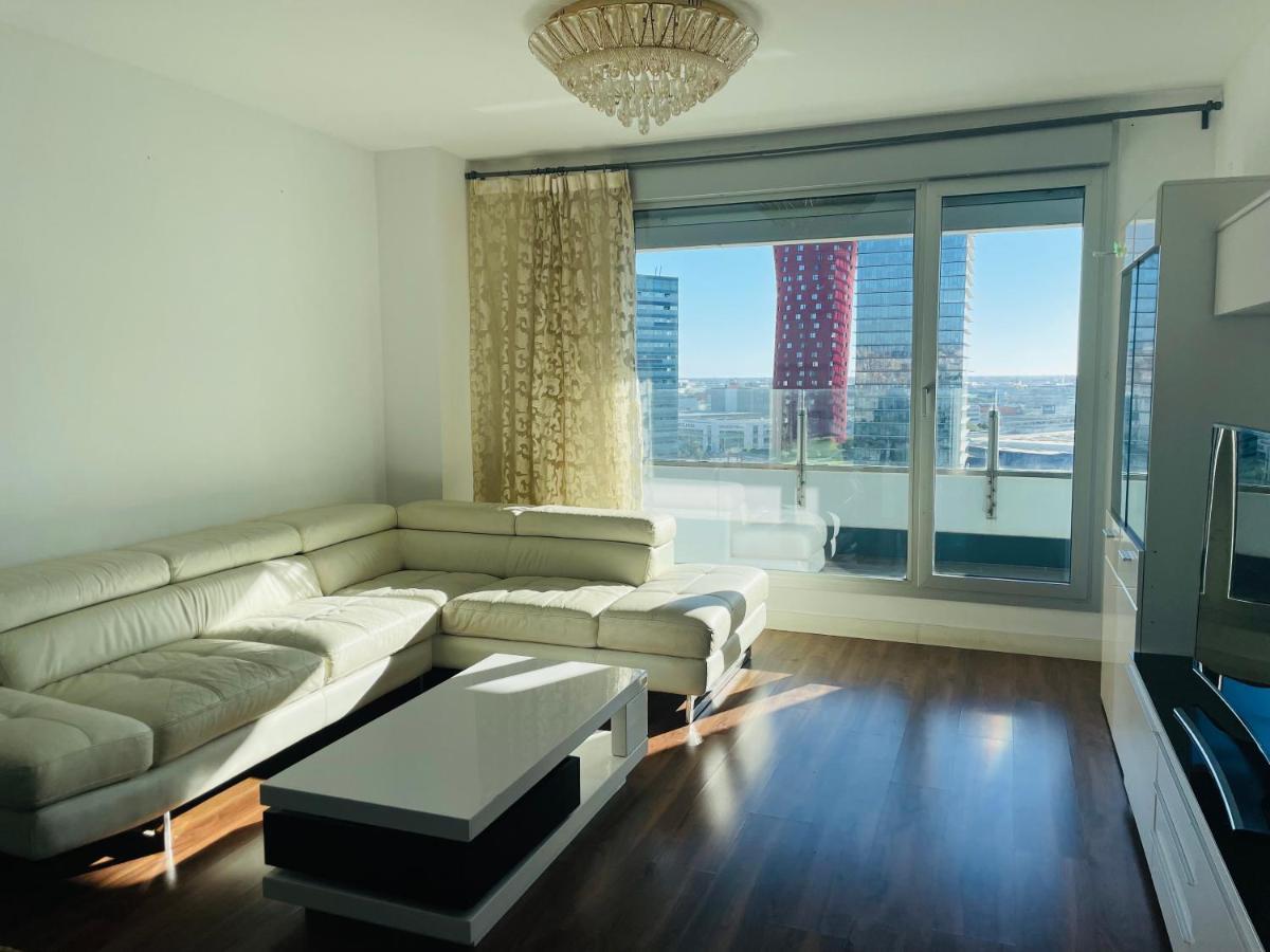 Fira De Barcelona City View Apartment With Garage Parking L’Hospitalet de Llobregat Exterior foto